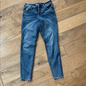 Old Navy Rockstar Super Skinny mid-rise butterfly Blue Jeans, size 0